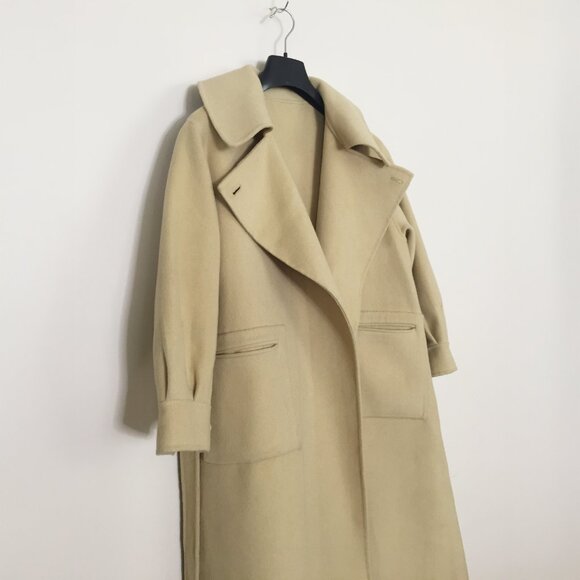 Beautiful Quality Belted Double Faced Wool Coat - Picture 8 of 9